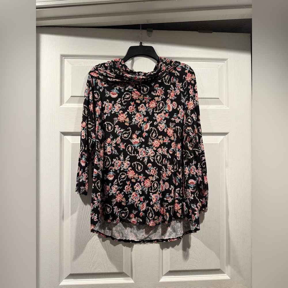 Elegant Floral Women's Blouse in Black and Pink. Petite large